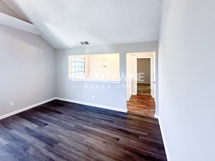 4599 White Rd - Photo 7 of 31