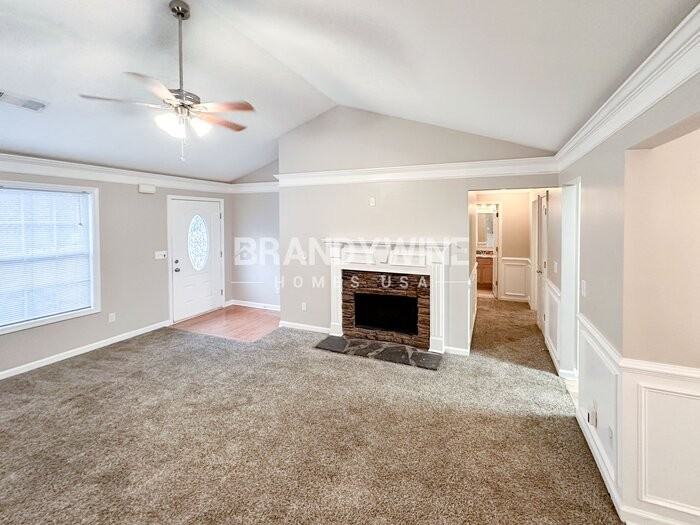 6979 Pine Shadow Way - Photo 4 of 28
