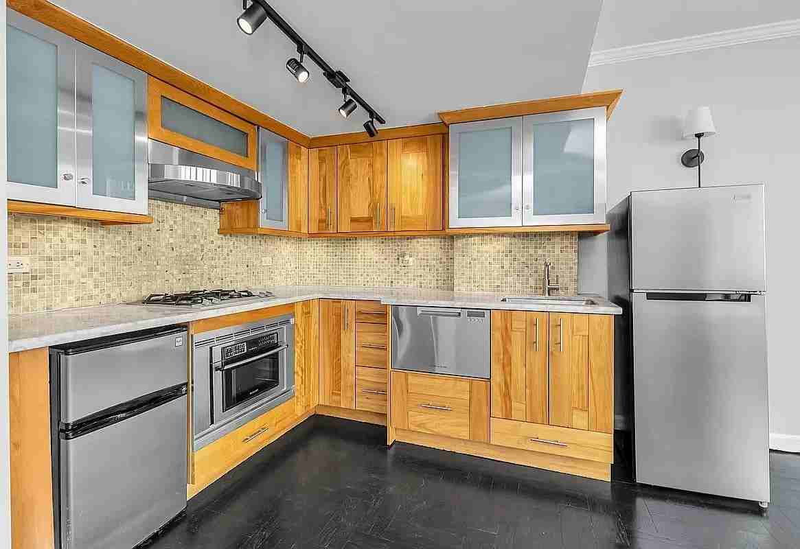 62 W 62nd St #14C - Photo 2 of 6