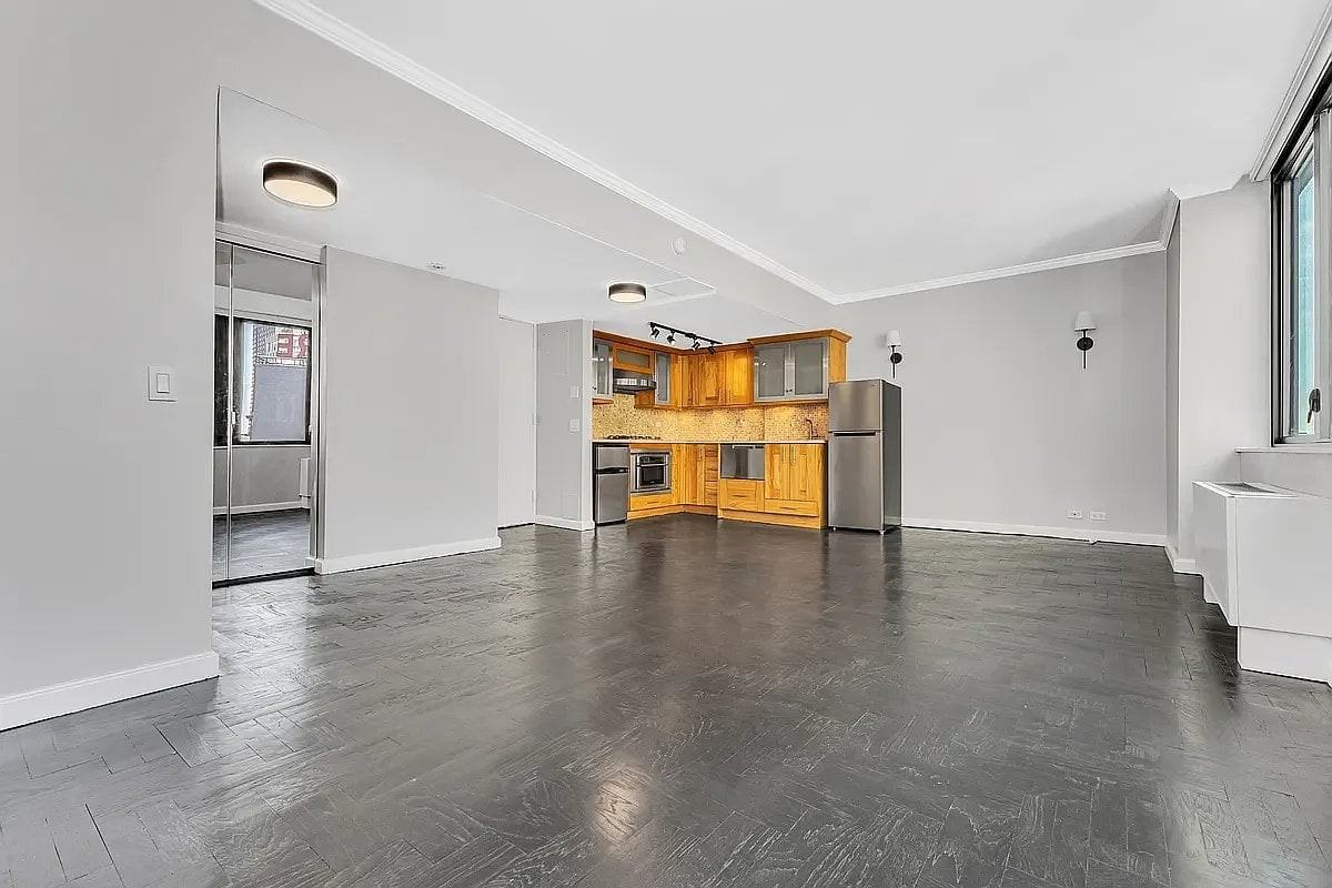 62 W 62nd St #14C - Photo 4 of 6