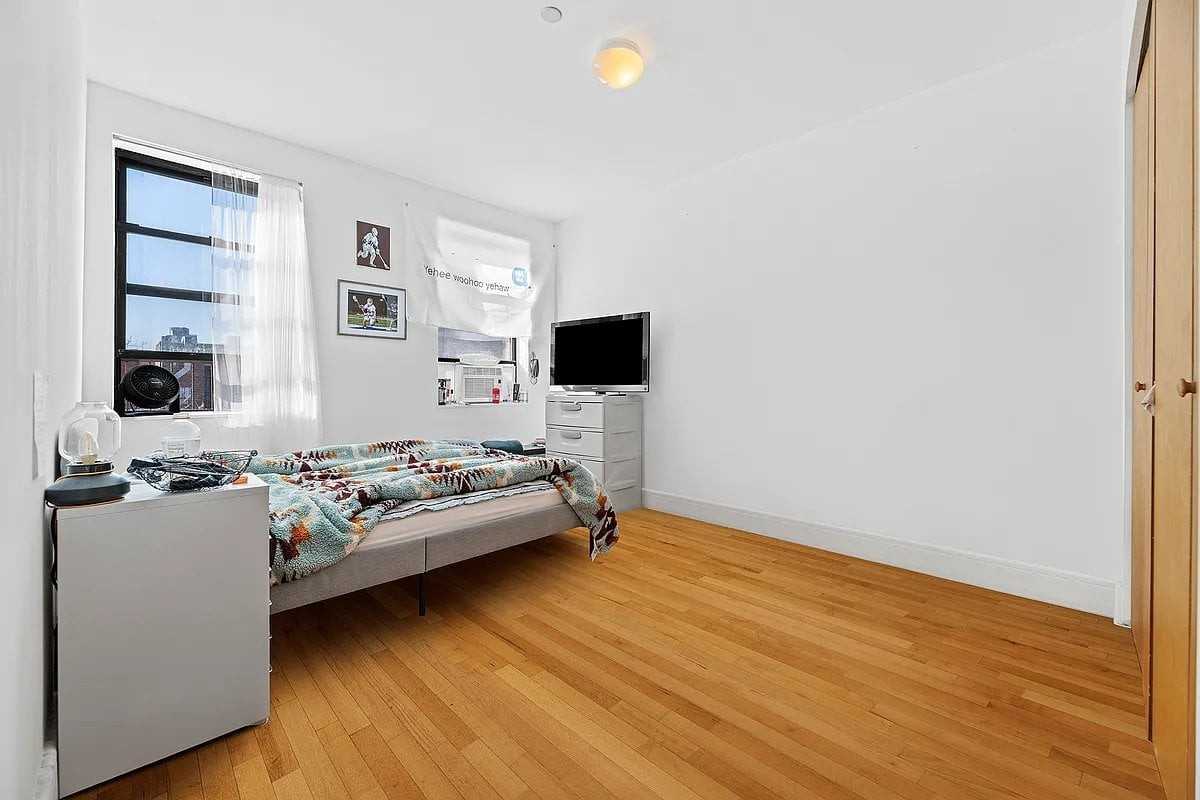 193 E 4th St #6F - Photo 4 of 7