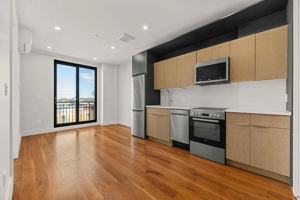 featured image of 948 New York Ave #4F