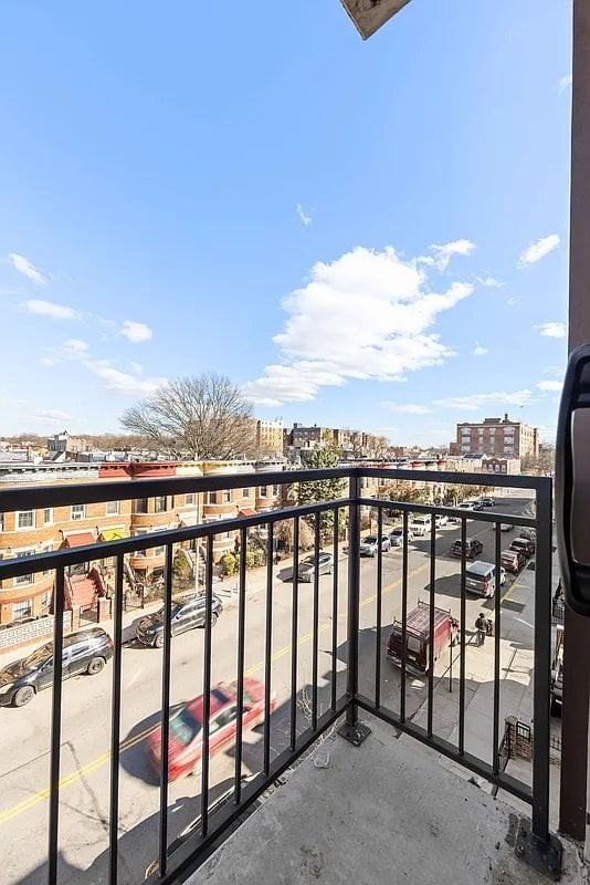 948 New York Ave #4F - Photo 2 of 9