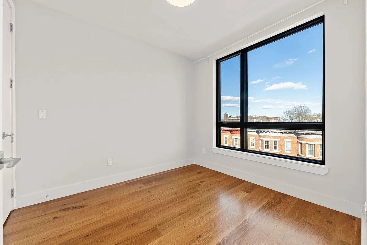 948 New York Ave #4F - Photo 4 of 9