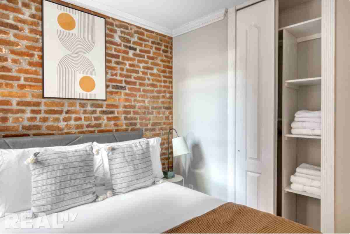 Mulberry St #2F - Photo 5 of 9