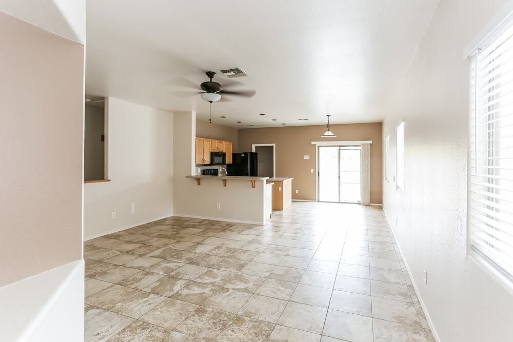 9227 W Belvoir Rd - Photo 4 of 16