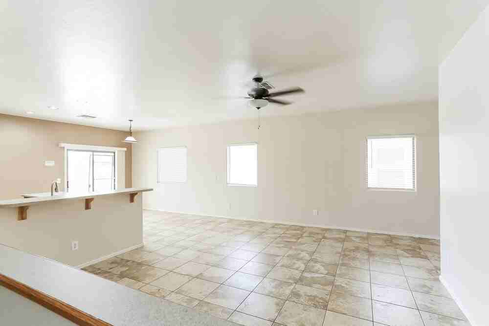 9227 W Belvoir Rd - Photo 5 of 16