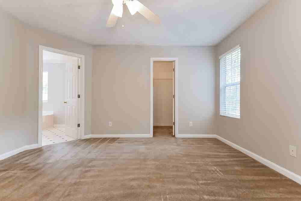 1304 Violet Ln - Photo 7 of 16