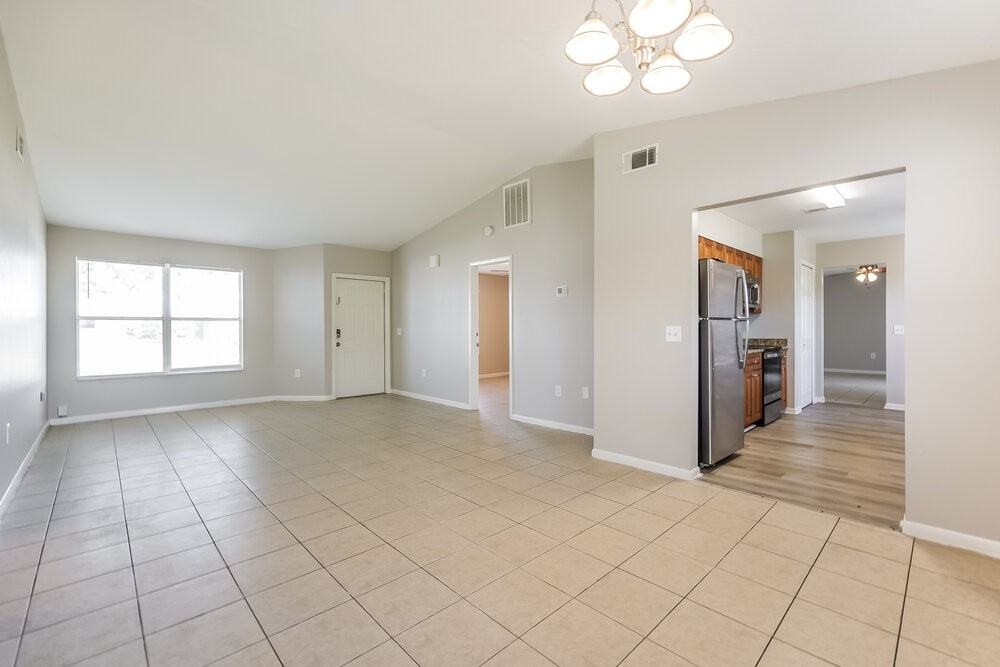 2122 Se 6th Ln - Photo 5 of 25