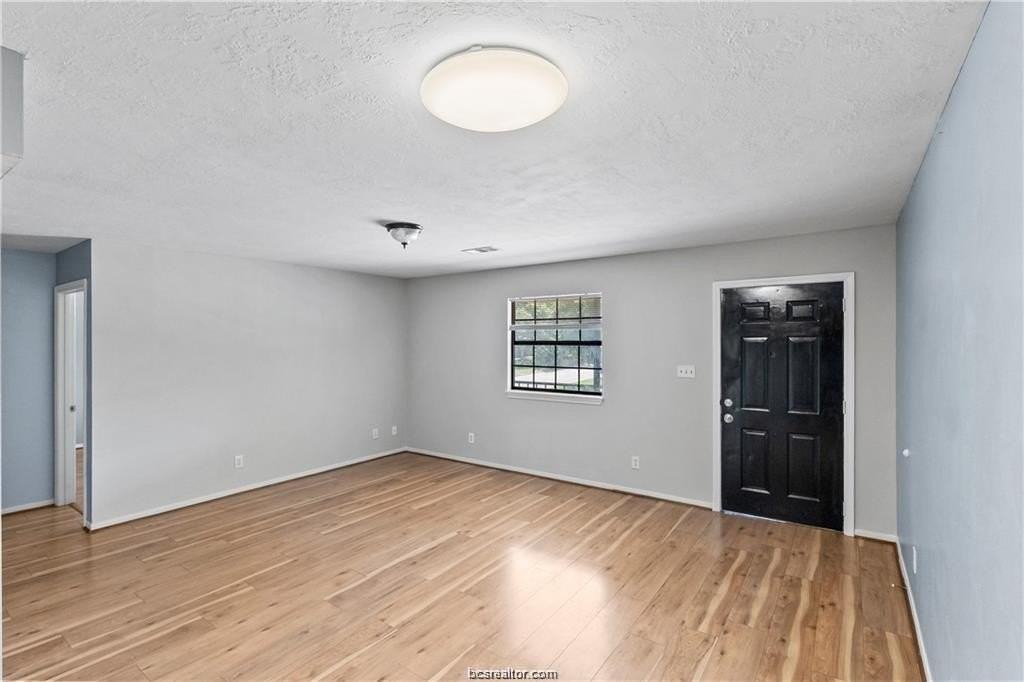 609 Wades Way Apt 4 - Photo 6 of 12