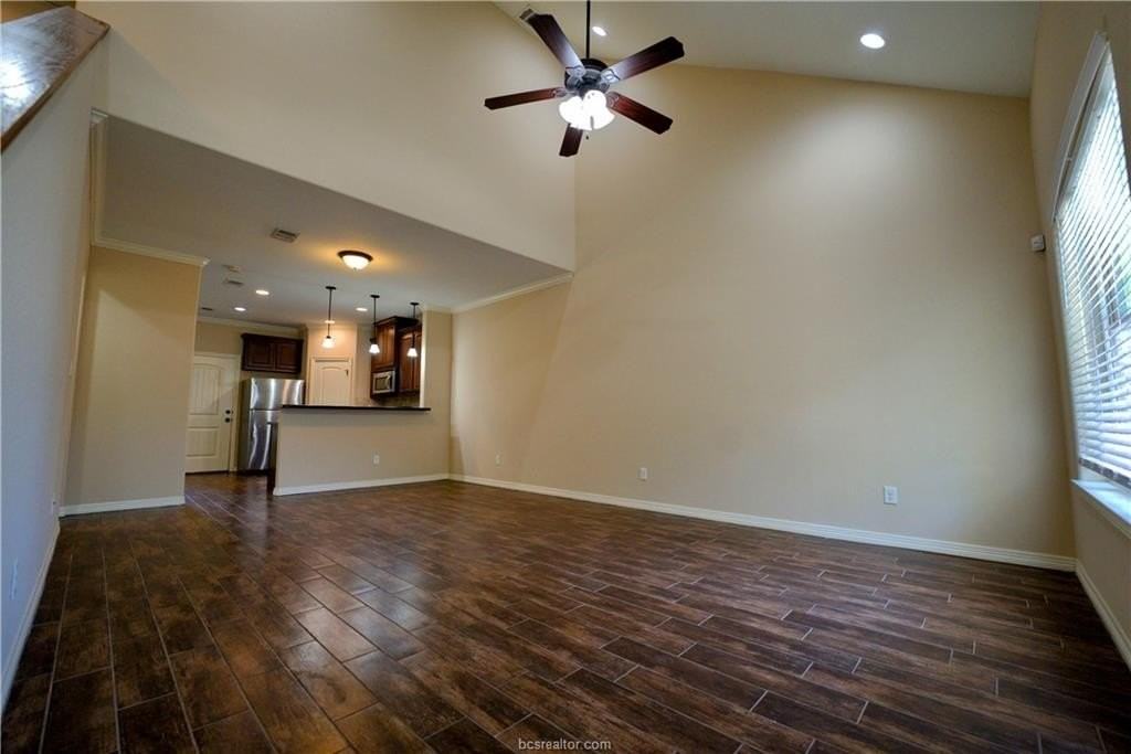 402 Nimitz St Unit A - Photo 2 of 15