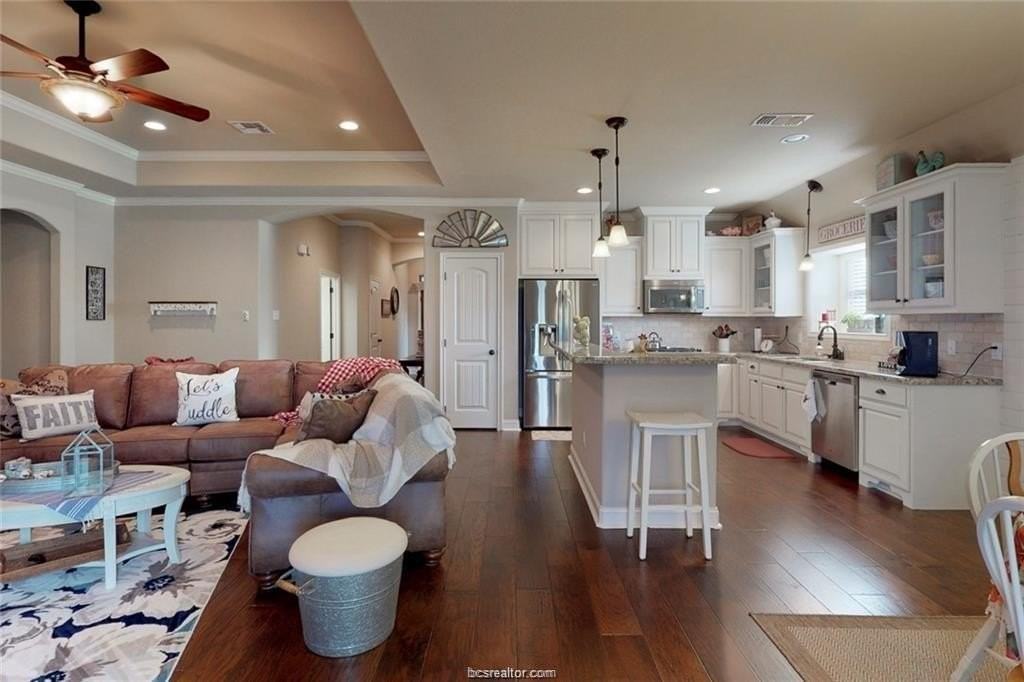 4101 Rocky Briar Ct - Photo 2 of 31