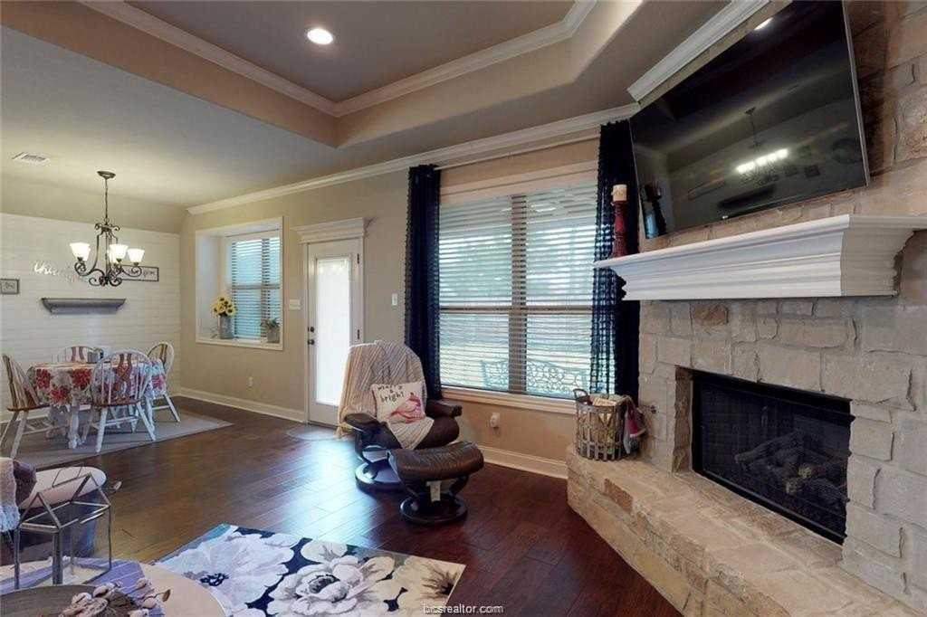 4101 Rocky Briar Ct - Photo 6 of 31