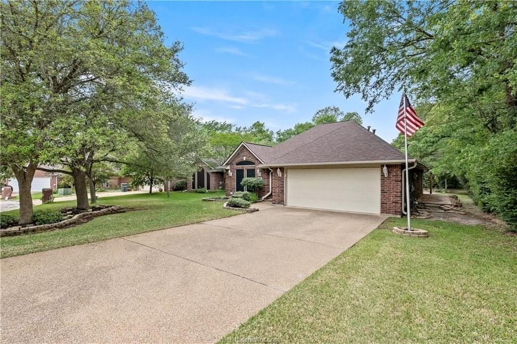 1705 White Stone Dr - Photo 2 of 26