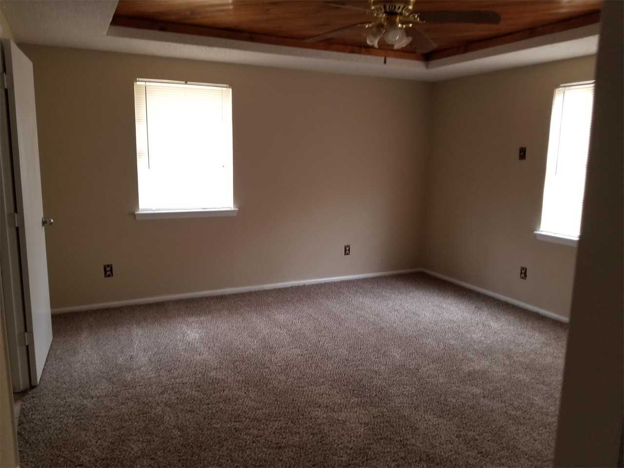 610 E Water St #1 - Photo 2 of 13