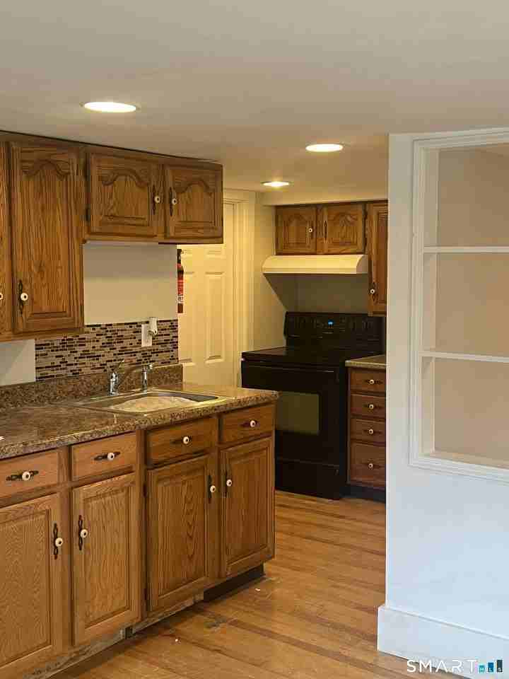 43 Wallens St Unit 1 - Photo 2 of 13