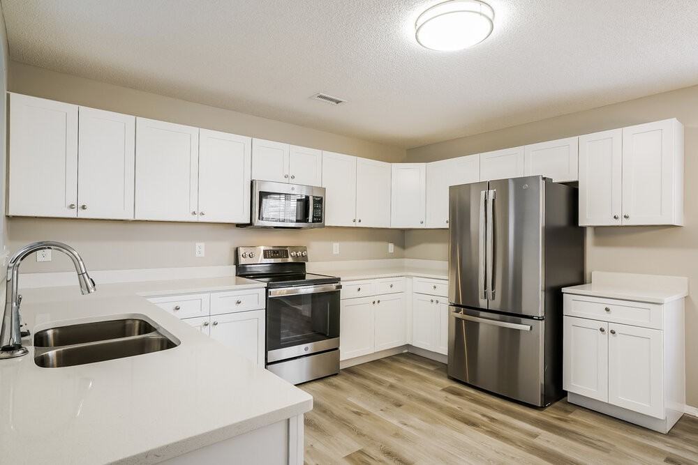 1005 Naylor Rd - Photo 7 of 17