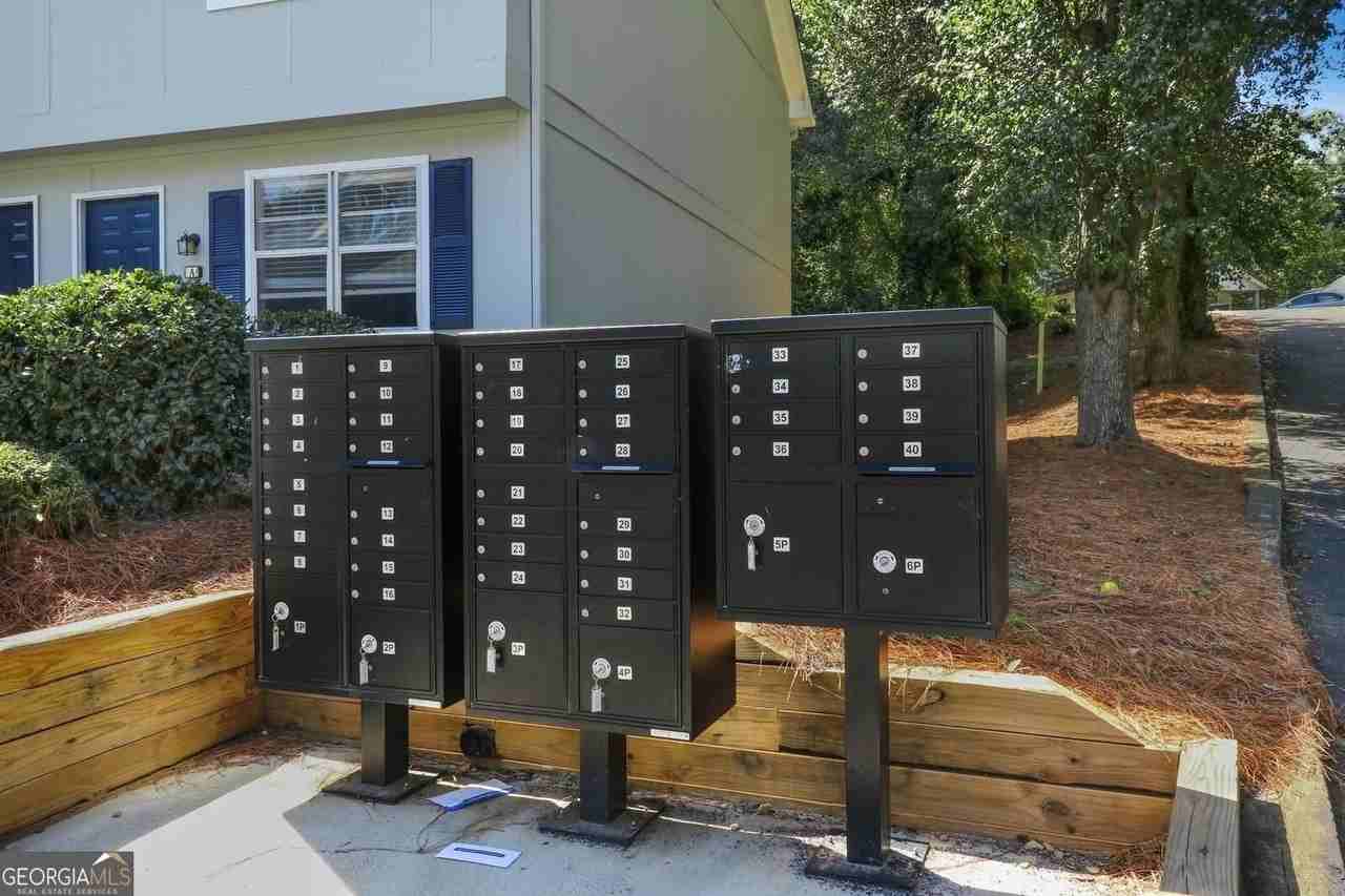 356 N 19th St Apt B - Photo 3 of 20