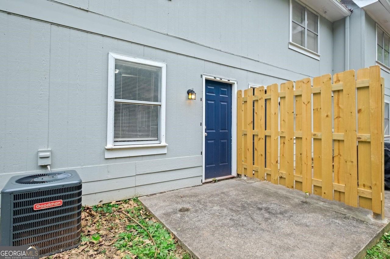 356 N 19th St Apt B - Photo 7 of 20