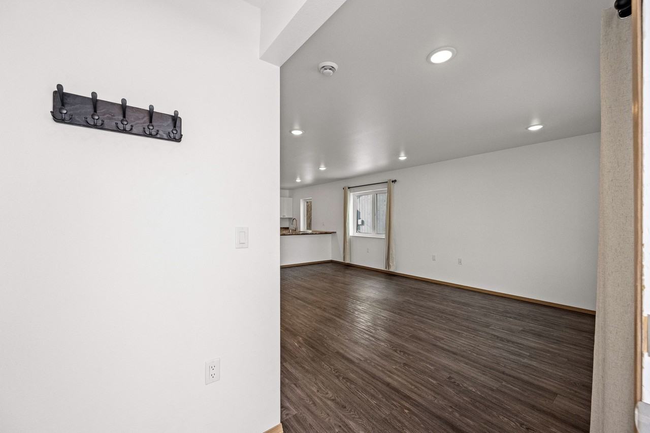 2689 War Eagle Ct #B - Photo 2 of 17