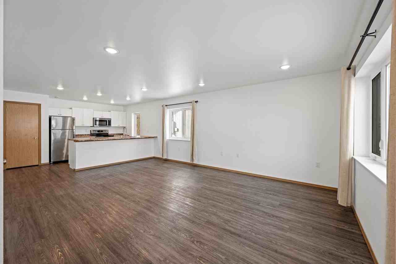 2689 War Eagle Ct #B - Photo 3 of 17