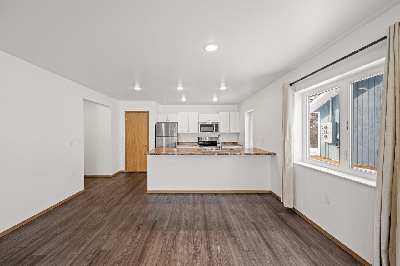 2689 War Eagle Ct #B - Photo 5 of 17