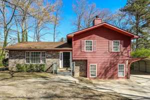 featured image of 6396 Thornhedge Dr