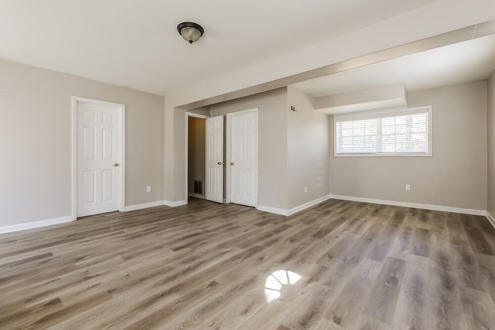 6396 Thornhedge Dr - Photo 5 of 17