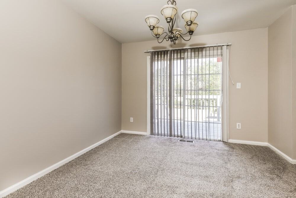 6396 Thornhedge Dr - Photo 6 of 17