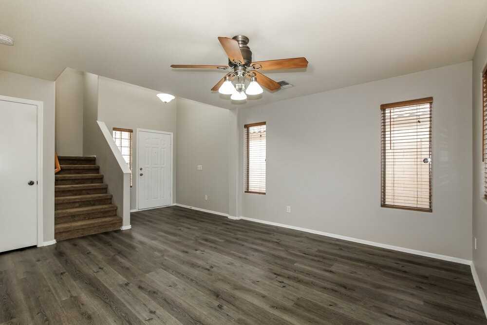 16231 W Moreland St - Photo 4 of 17