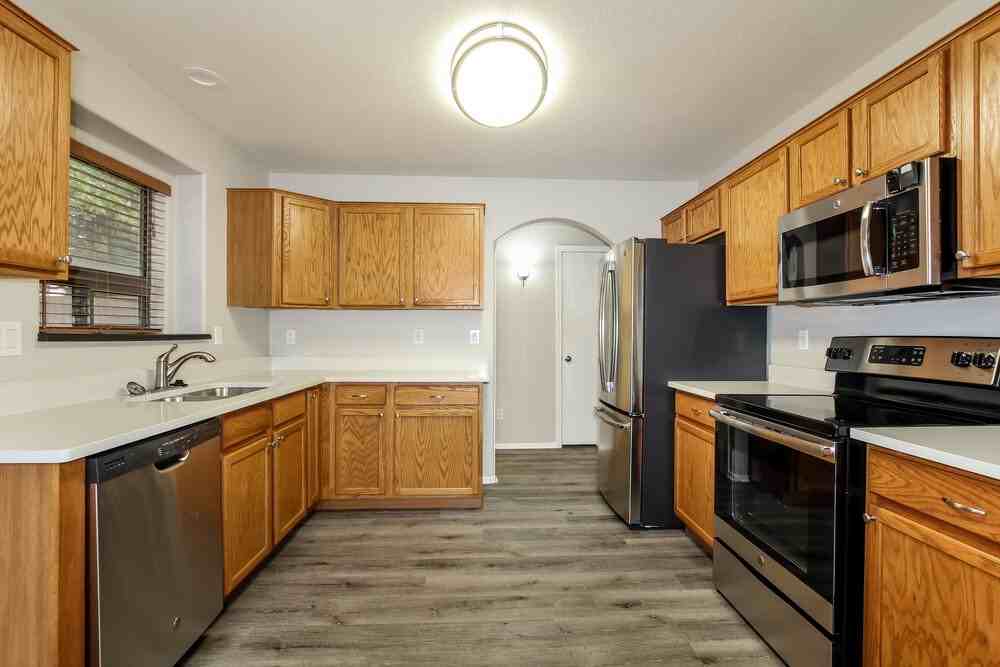 16231 W Moreland St - Photo 6 of 17