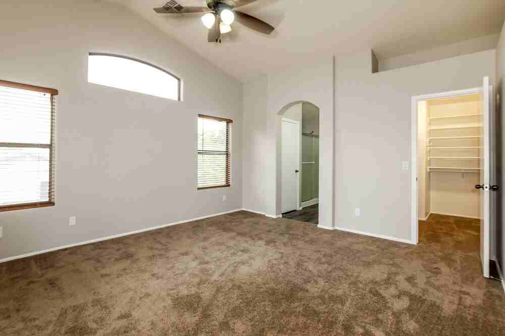 16231 W Moreland St - Photo 7 of 17