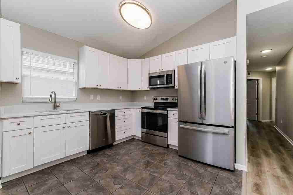 6123 Sand Key Ln - Photo 6 of 16