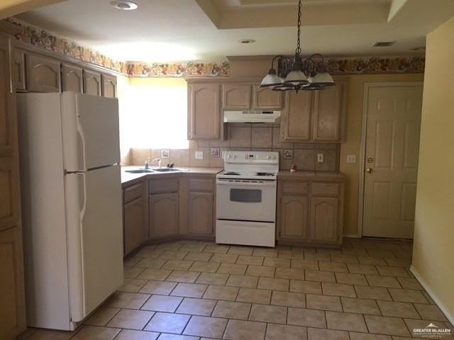 3612 W Zelma St #2 - Photo 3 of 7