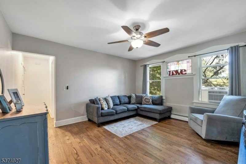 68 Macfarlan Ave - Photo 4 of 24