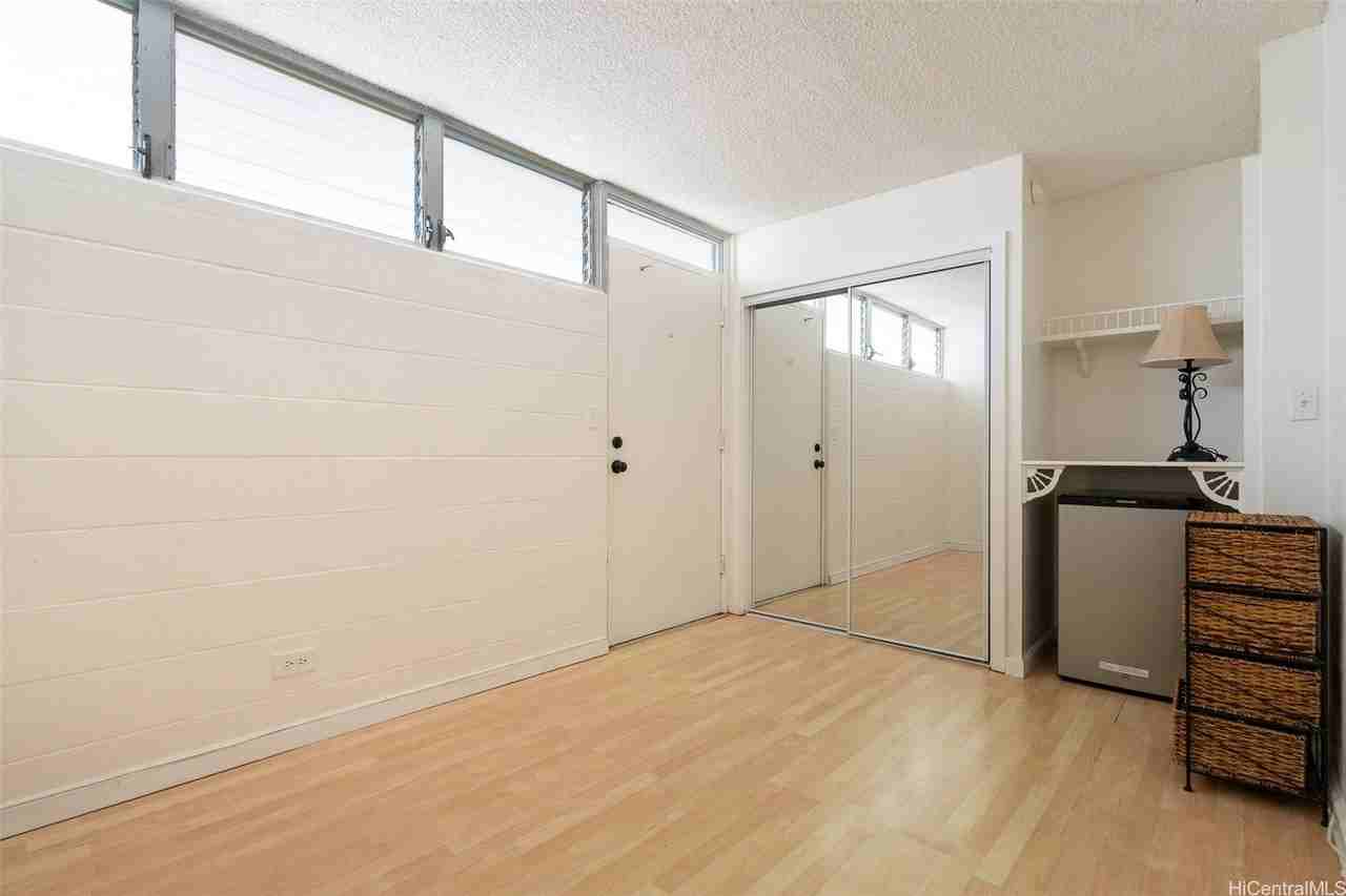 2421 Ala Wai Blvd Apt 1905 - Photo 2 of 11