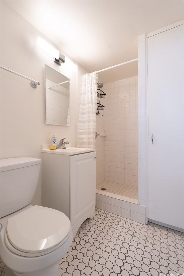 2421 Ala Wai Blvd Apt 1905 - Photo 4 of 11