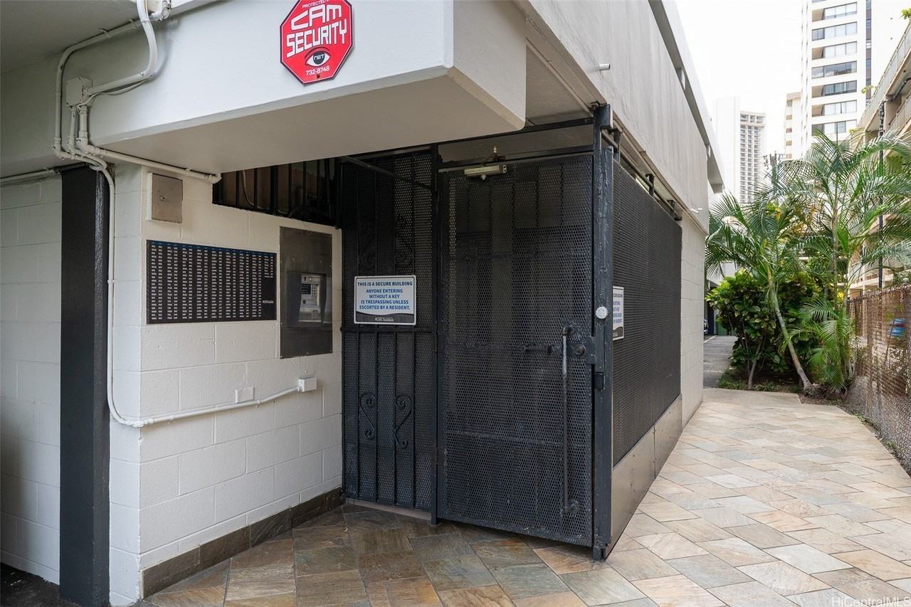 2421 Ala Wai Blvd Apt 1905 - Photo 5 of 11