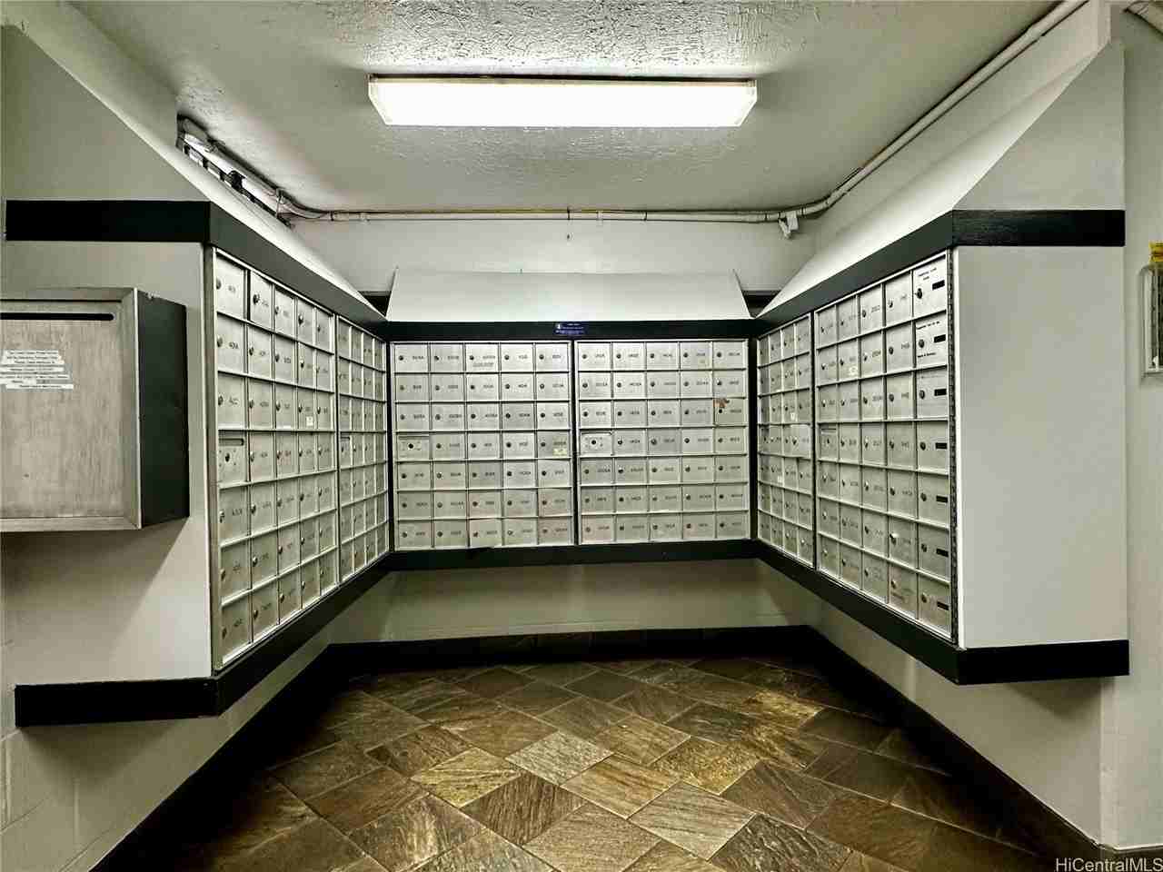 2421 Ala Wai Blvd Apt 1905 - Photo 6 of 11