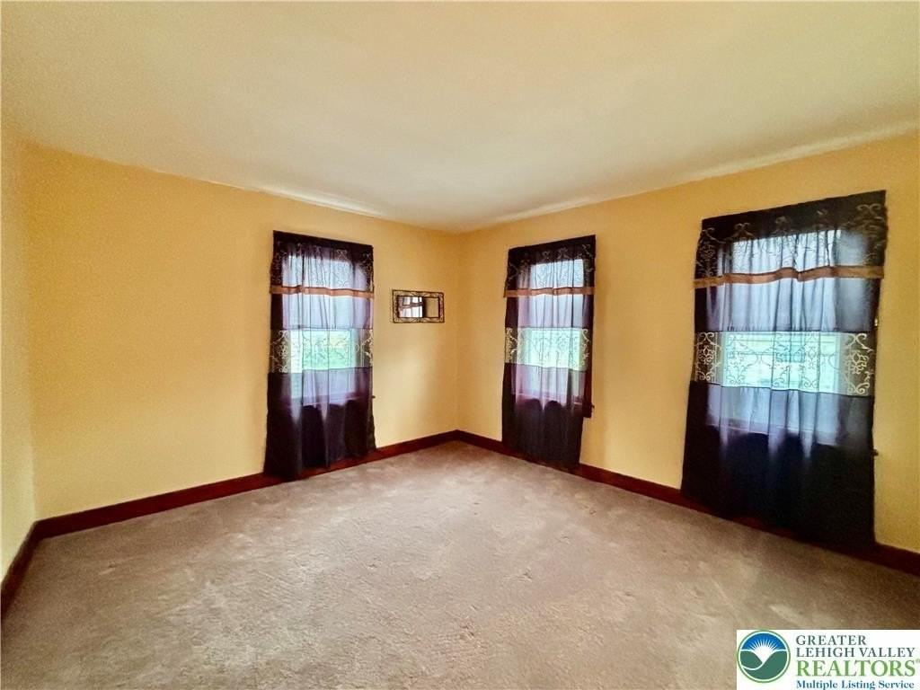 206 Main St - Photo 6 of 12