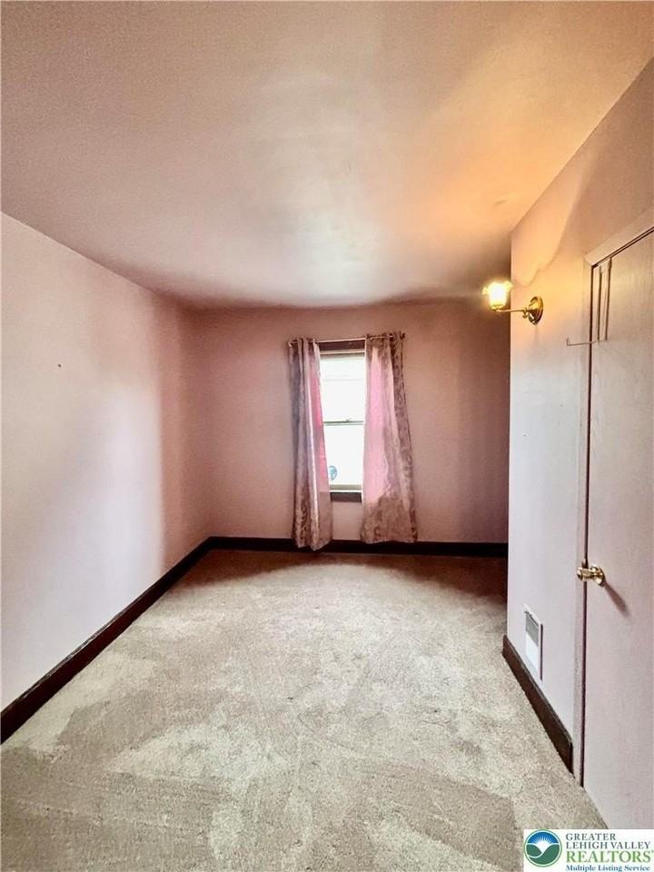 206 Main St - Photo 7 of 12