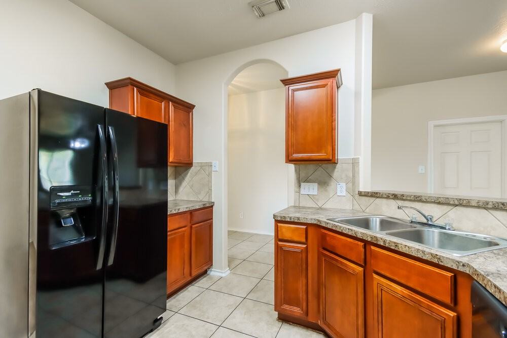 26900 Armor Oaks Dr - Photo 7 of 16