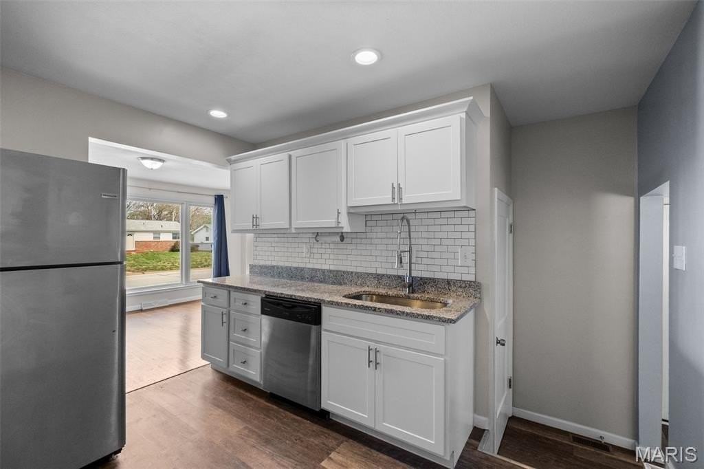 526 Lynn Haven Ln - Photo 3 of 20