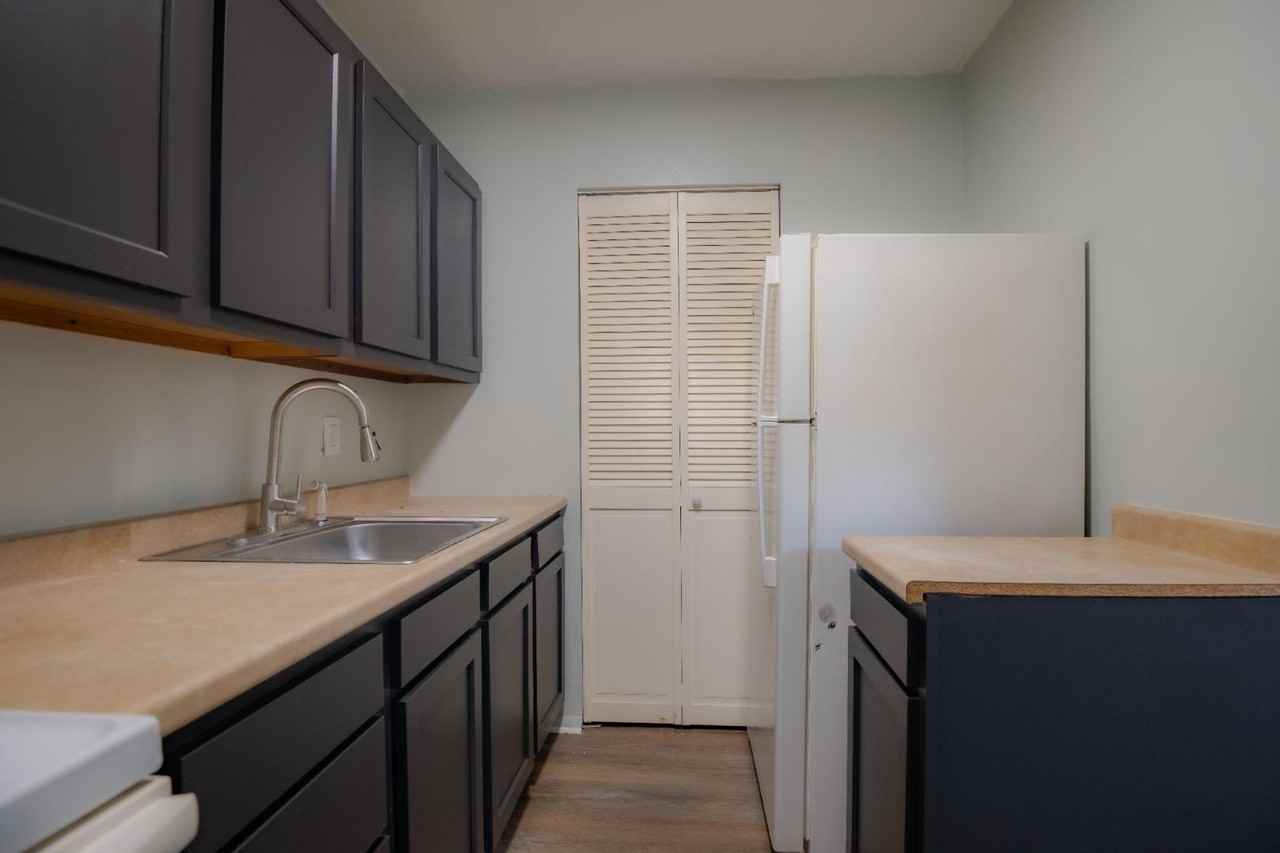 Crestwood Village Townhomes - Photo 5 of 10