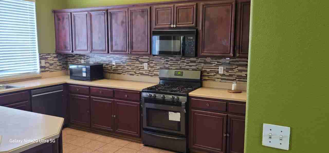 1929 Picasso Way - Photo 3 of 14