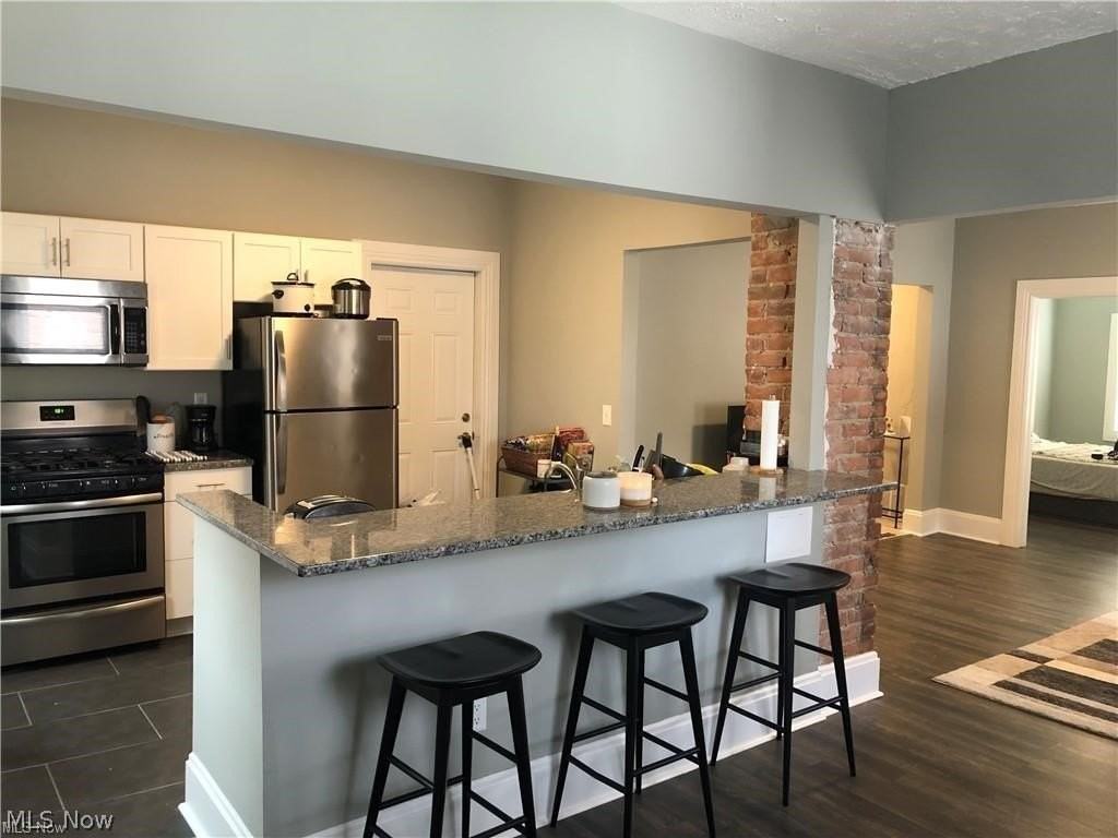 1387 W 69th St Apt 3 - Photo 7 of 16