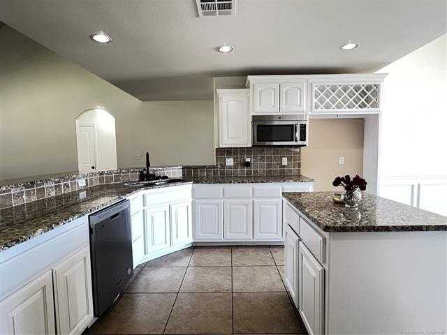 8434 N 76th East Ave - Photo 4 of 8