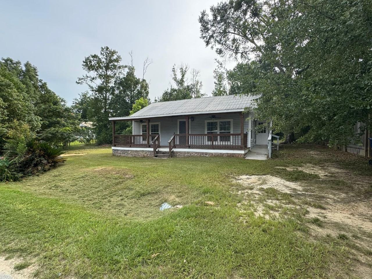 16590 Sw Gaskin St - Photo 2 of 20