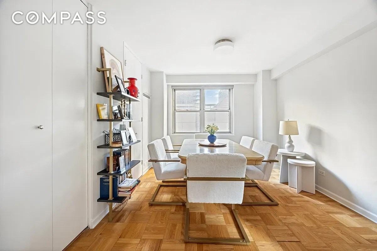300 E 40th St #3J - Photo 3 of 8