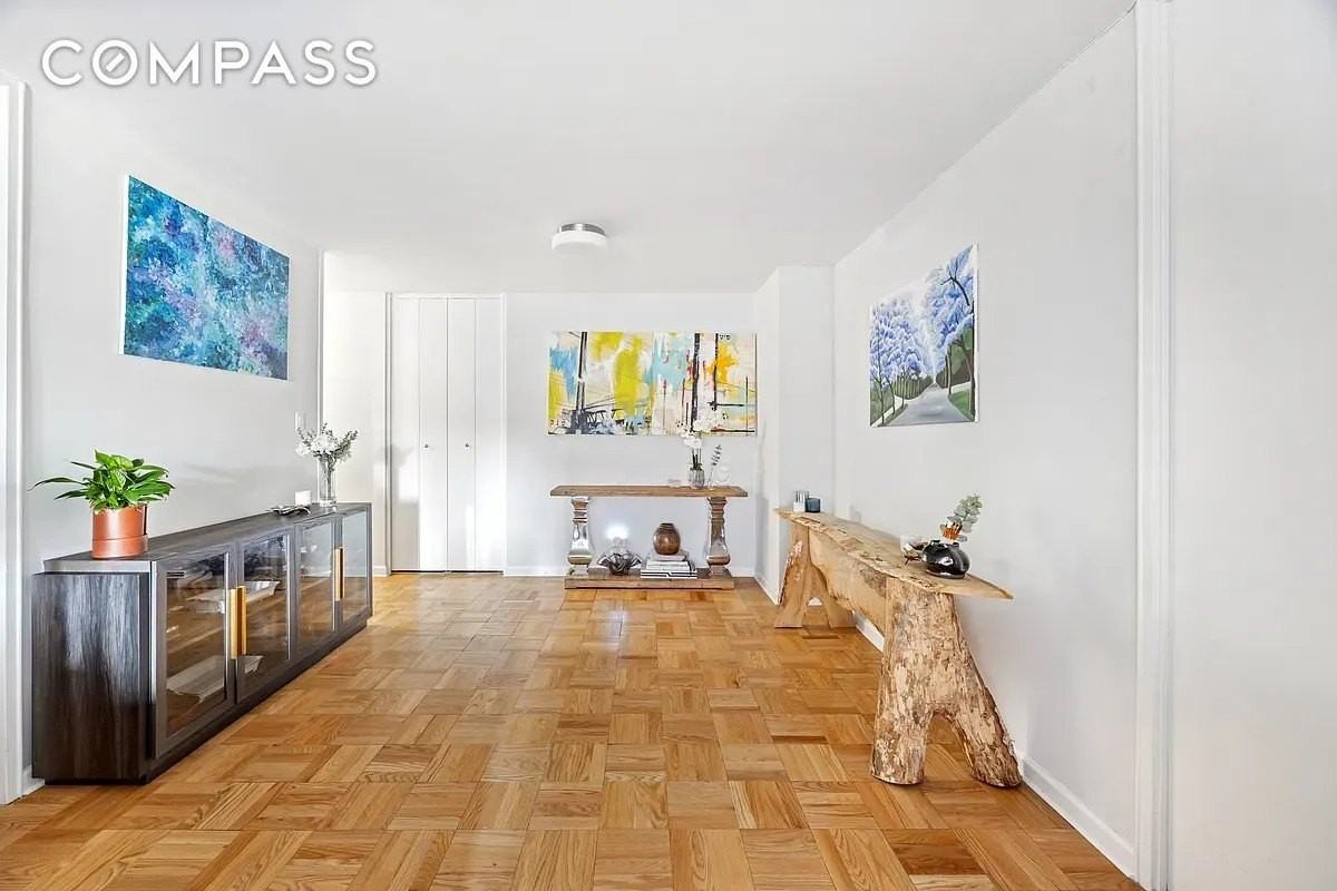 300 E 40th St #3J - Photo 4 of 8